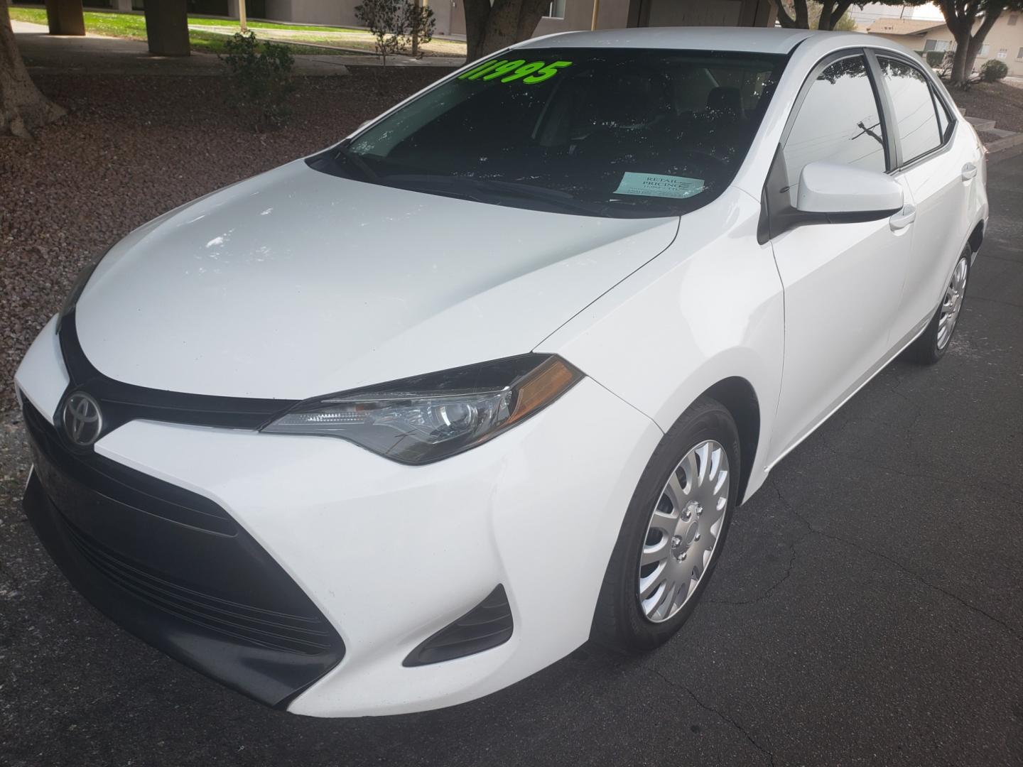 2019 WHITE /gray and black Toyota Corolla le (5YFBURHEXKP) with an 1.8L L4 DOHC 16V engine, 5-Speed Automatic transmission, located at 323 E Dunlap Ave., Phoenix, AZ, 85020, (602) 331-9000, 33.567677, -112.069000 - 2019 Toyota Corolla LE,...... Ice cold A/C, No accidents, Power everything, Stereo/cd player, Phone sync, Bluetooth, Backup camera, Clean Gray and Black interior with black cloth seats in near perfect condition, power windows, power door locks, clean Arizona title, Runs and Drives Excellent. Very cl - Photo#0